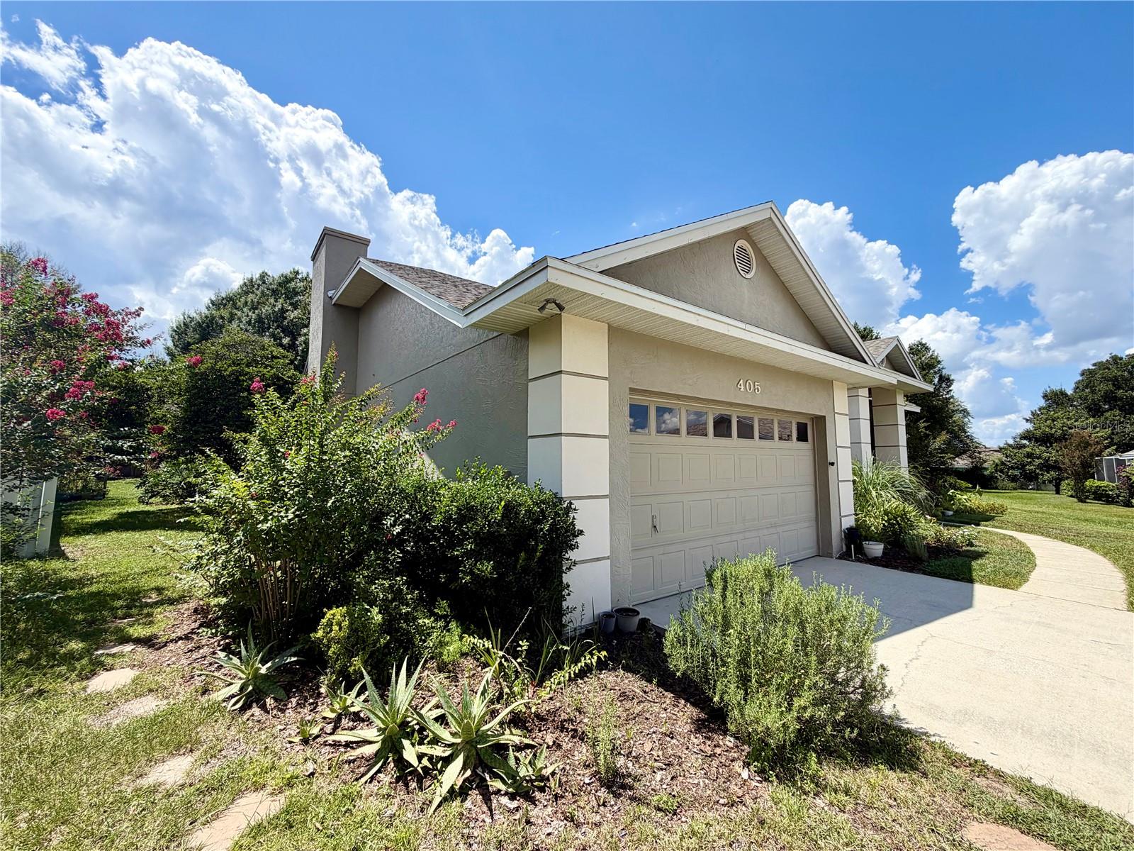 405 VALLEY COURT
