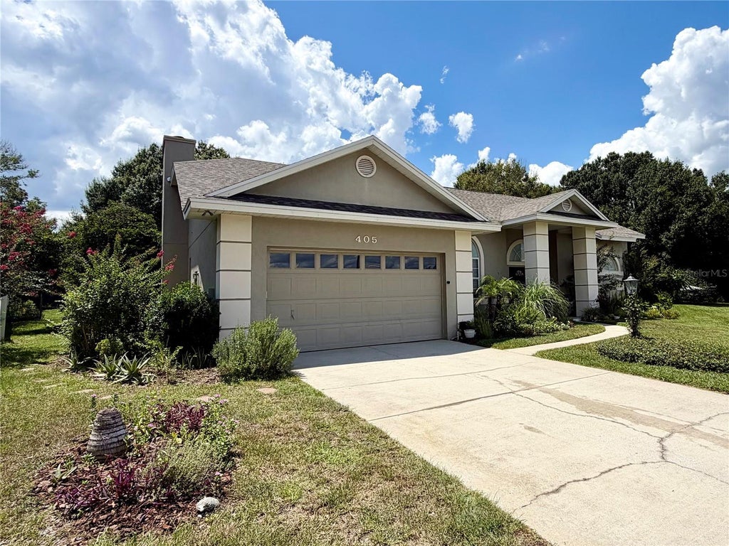Photo of 405 Valley Court, Winter Haven, FL 33884 (MLS # L4964608)