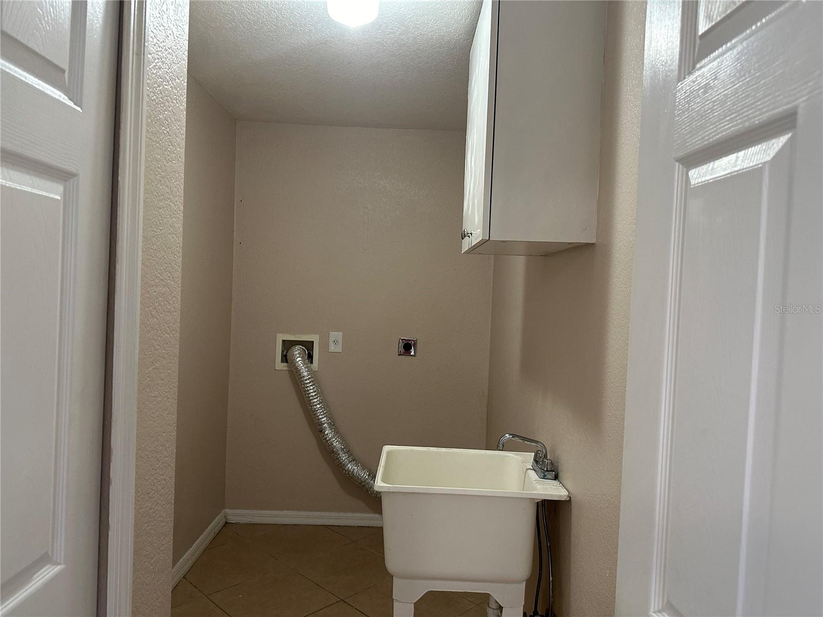 PORT CHARLOTTE SUB 10 - Residential Lease