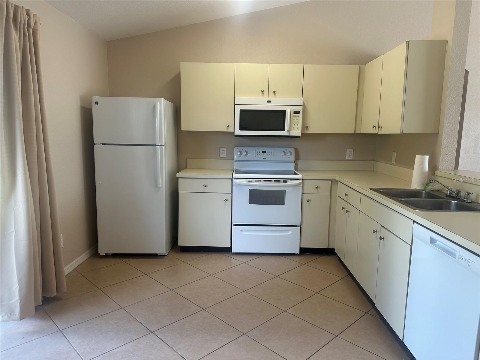 PORT CHARLOTTE SUB 10 - Residential Lease