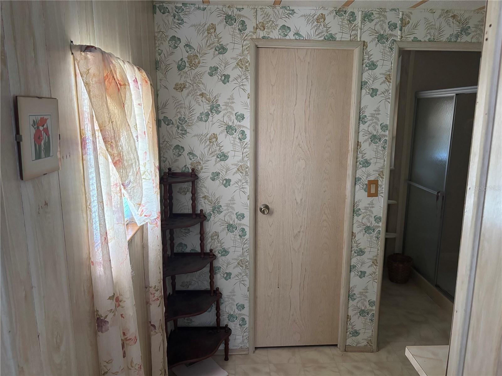 ZELLWOOD STATION - Residential