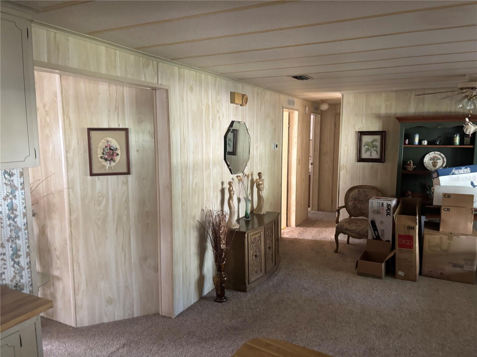 ZELLWOOD STATION - Residential