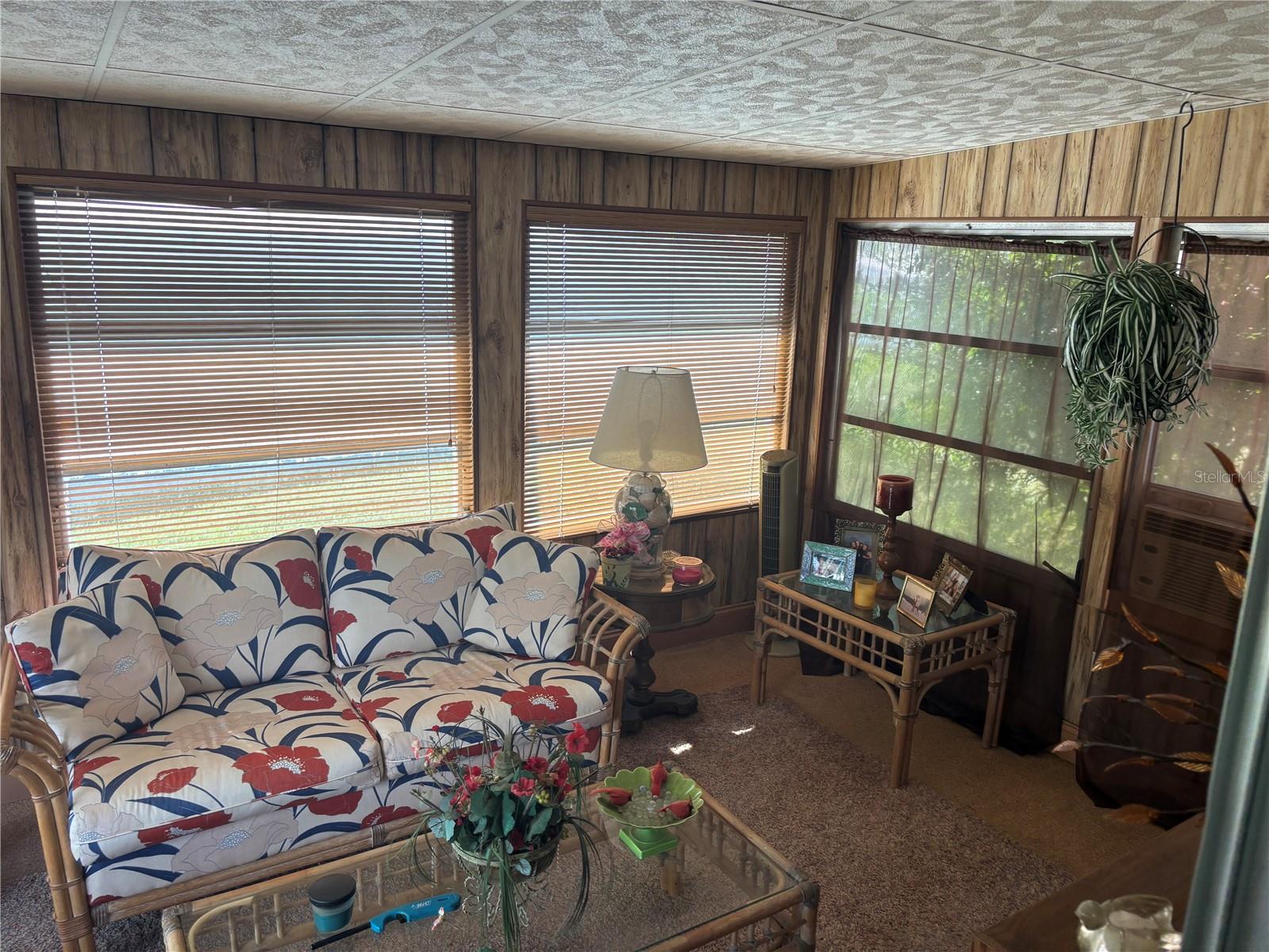 ZELLWOOD STATION - Residential