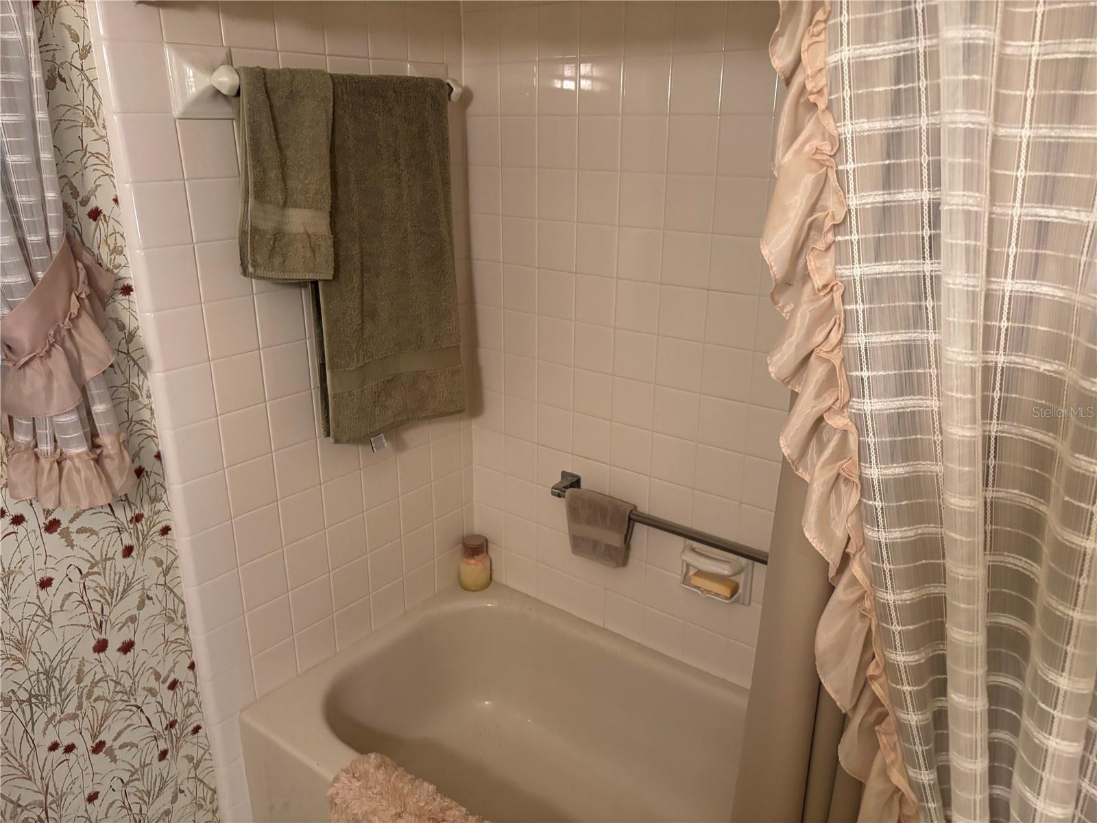 ZELLWOOD STATION - Residential