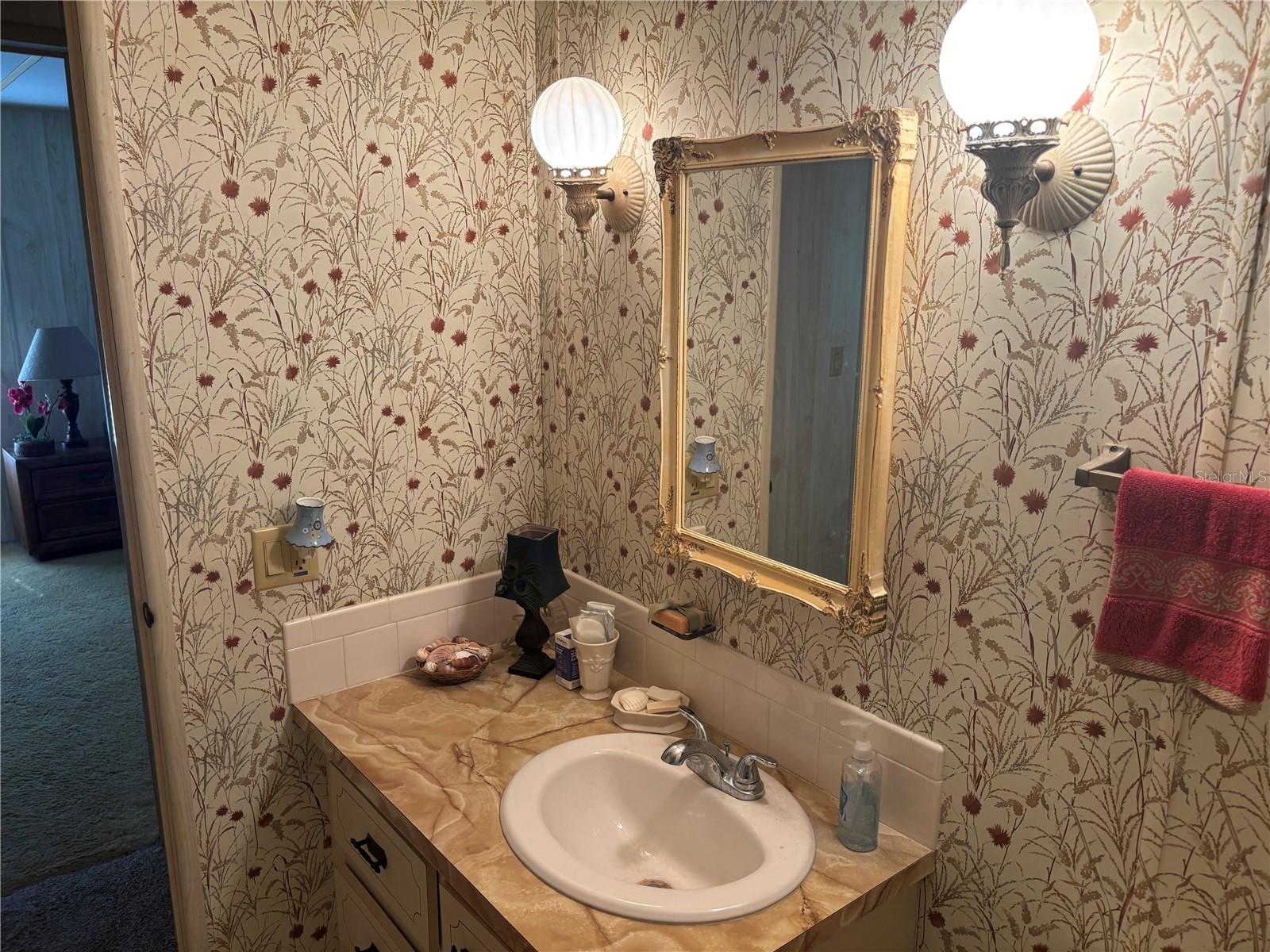 ZELLWOOD STATION - Residential