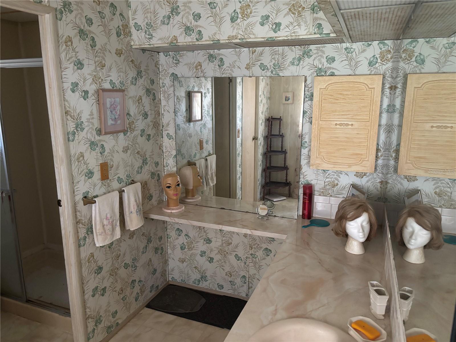 ZELLWOOD STATION - Residential