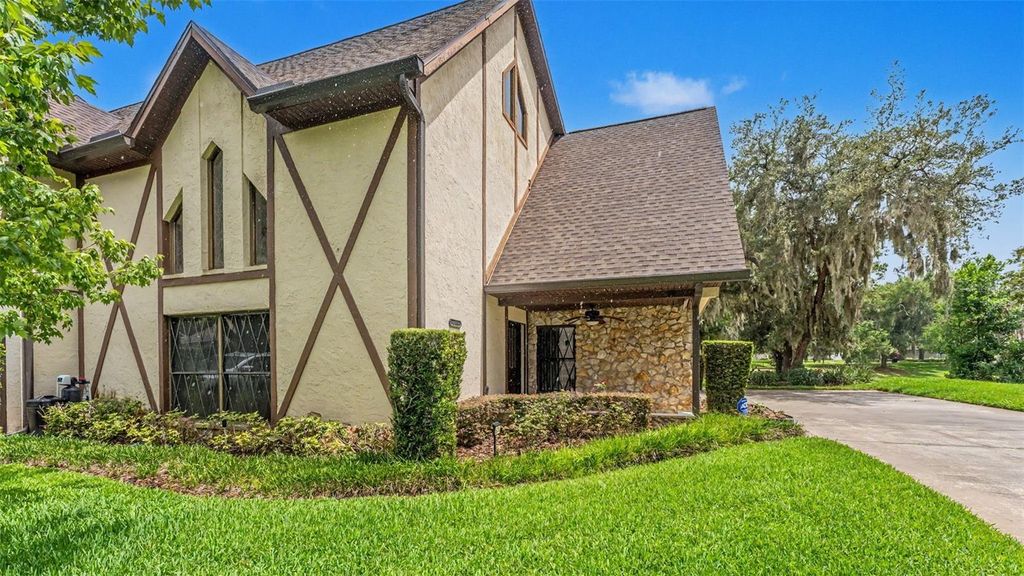Photo of 633 Victoria Square Lane, Lakeland, FL 33813 (MLS # L4962863)