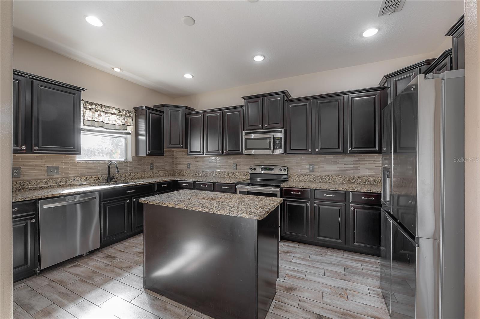 DEERFIELD LAKES - Residential