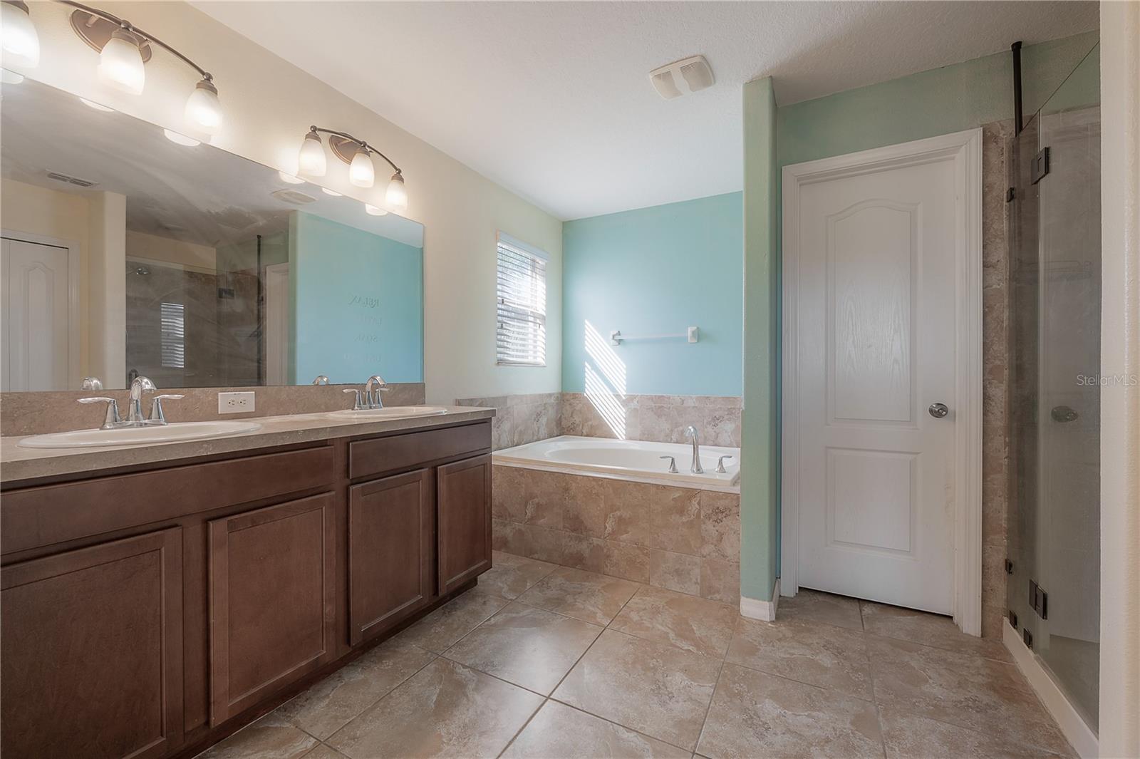 DEERFIELD LAKES - Residential