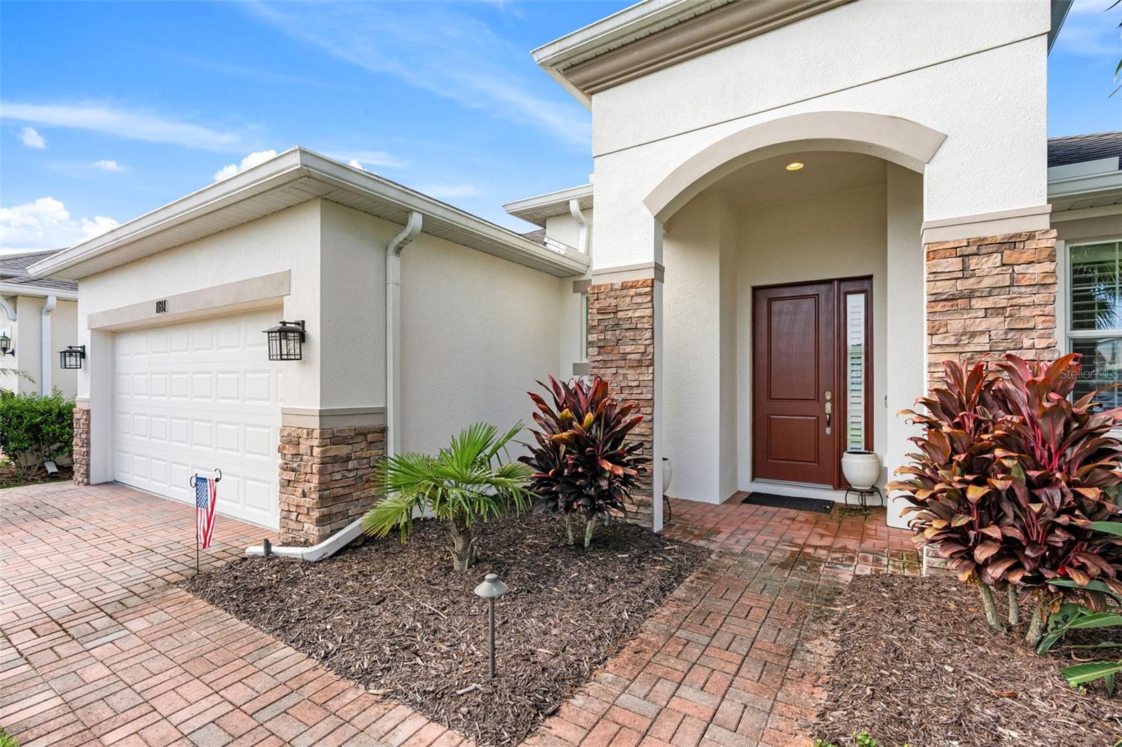 1181 CASTLEVECCHIO LOOP