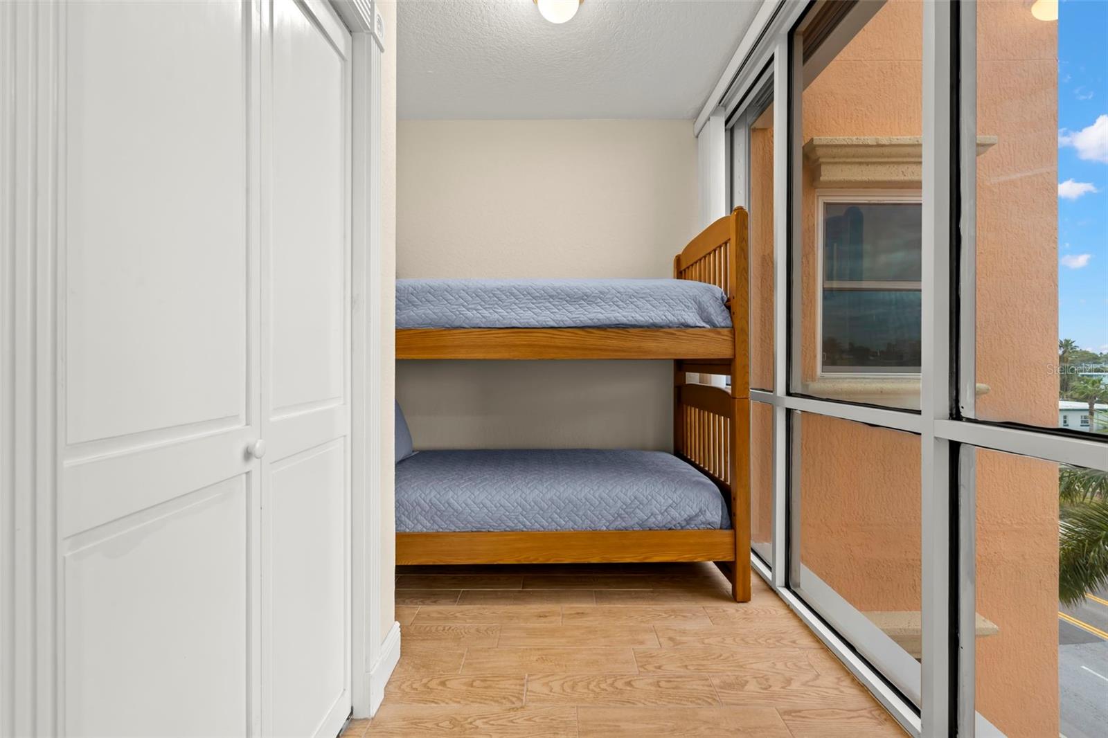 VENETIAN OF TREASURE - Residential