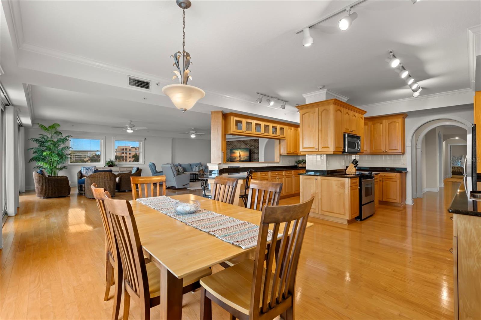 VENETIAN OF TREASURE - Residential