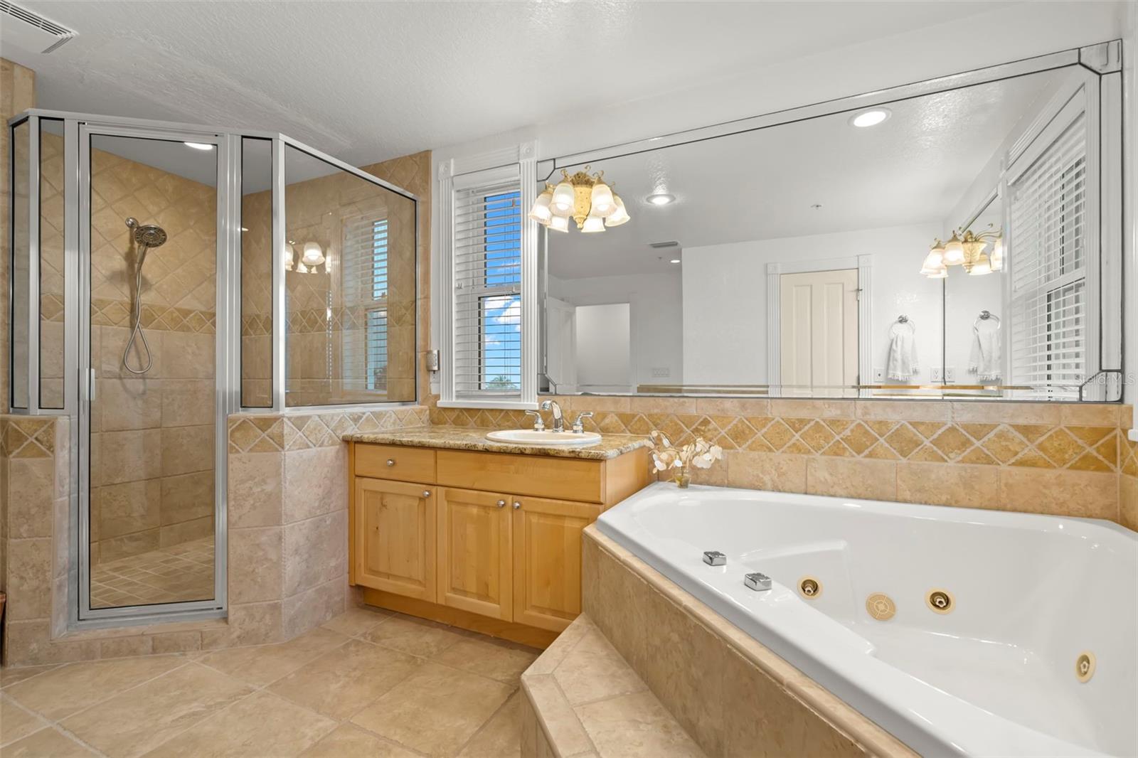 VENETIAN OF TREASURE - Residential