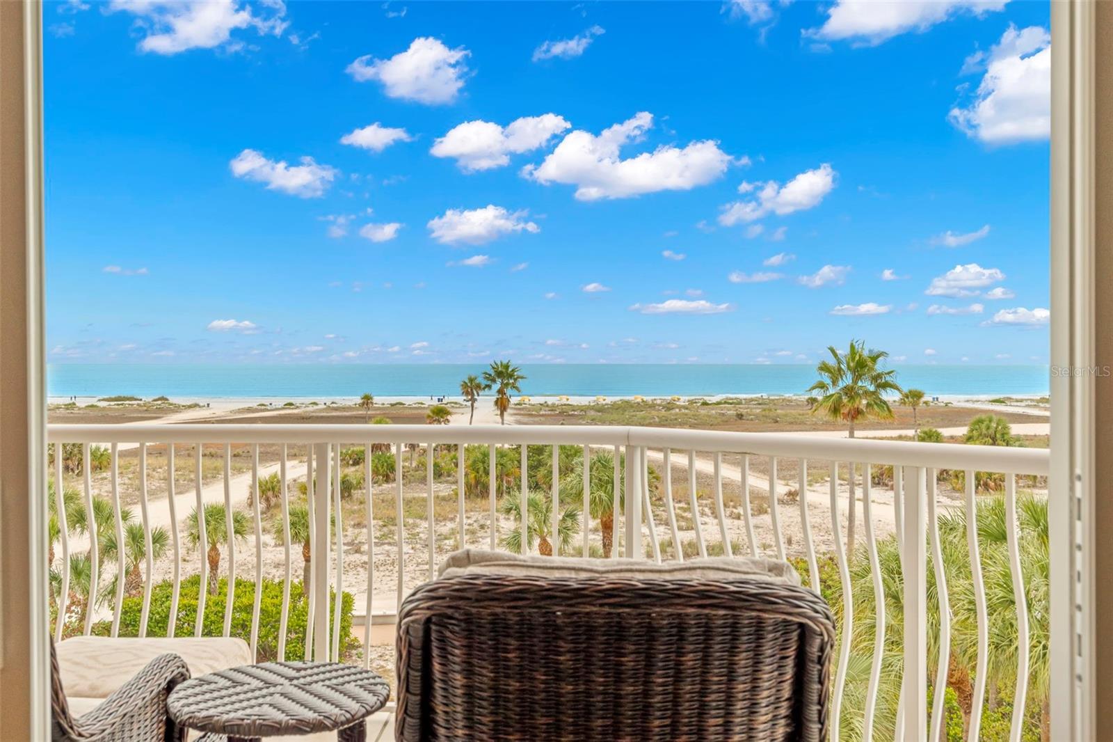 VENETIAN OF TREASURE - Residential