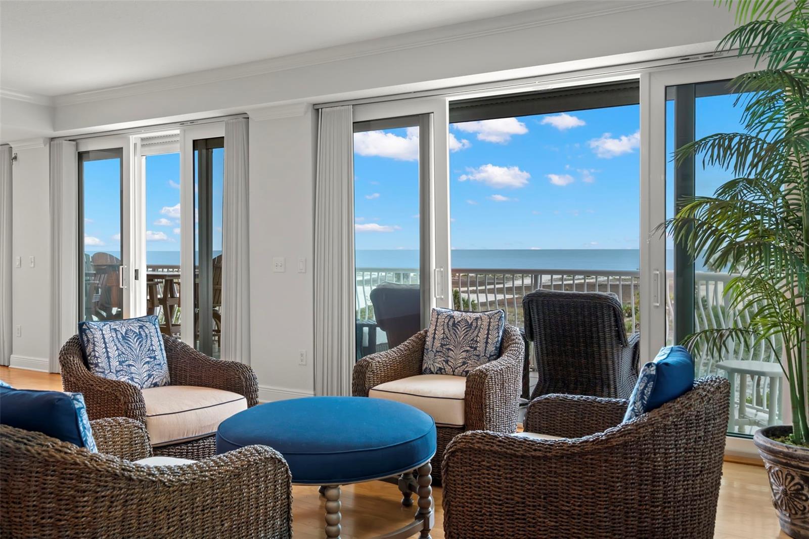 VENETIAN OF TREASURE - Residential