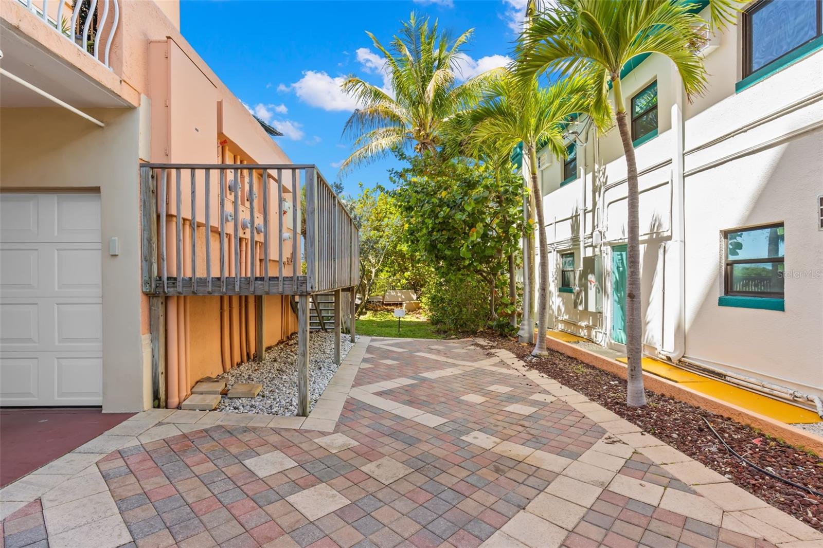 VENETIAN OF TREASURE - Residential