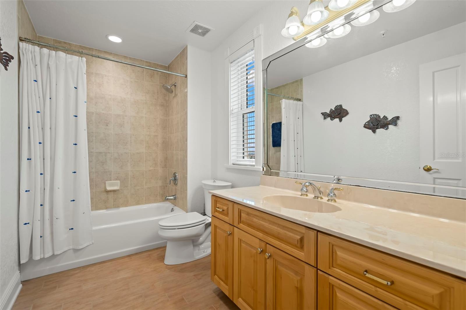 VENETIAN OF TREASURE - Residential