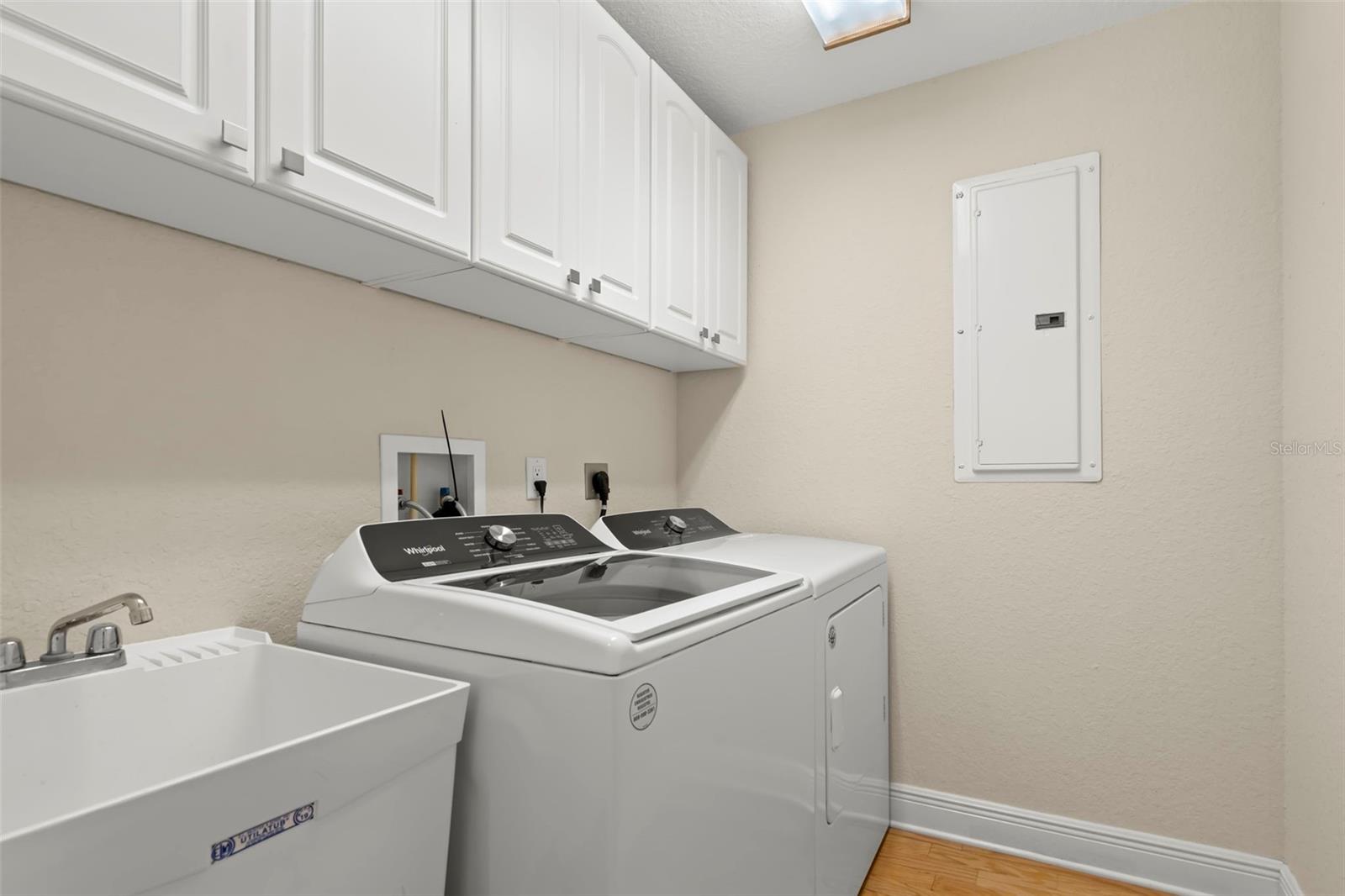 VENETIAN OF TREASURE - Residential