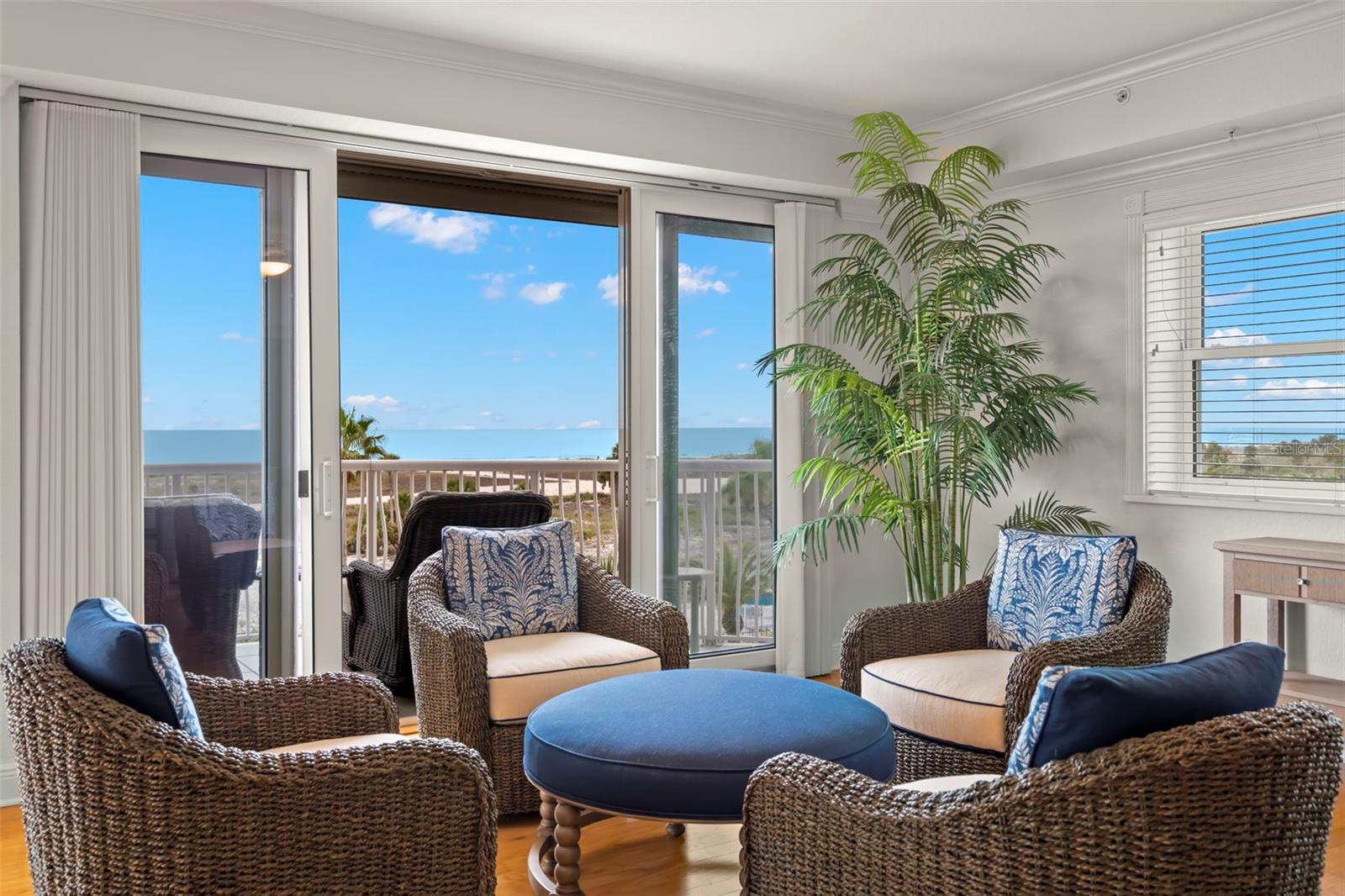 VENETIAN OF TREASURE - Residential