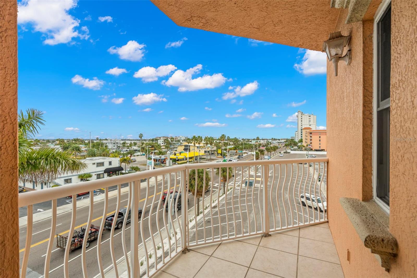 VENETIAN OF TREASURE - Residential