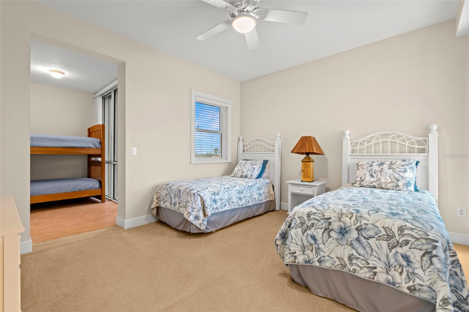 VENETIAN OF TREASURE - Residential