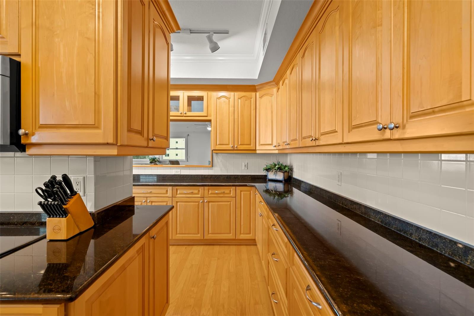 VENETIAN OF TREASURE - Residential