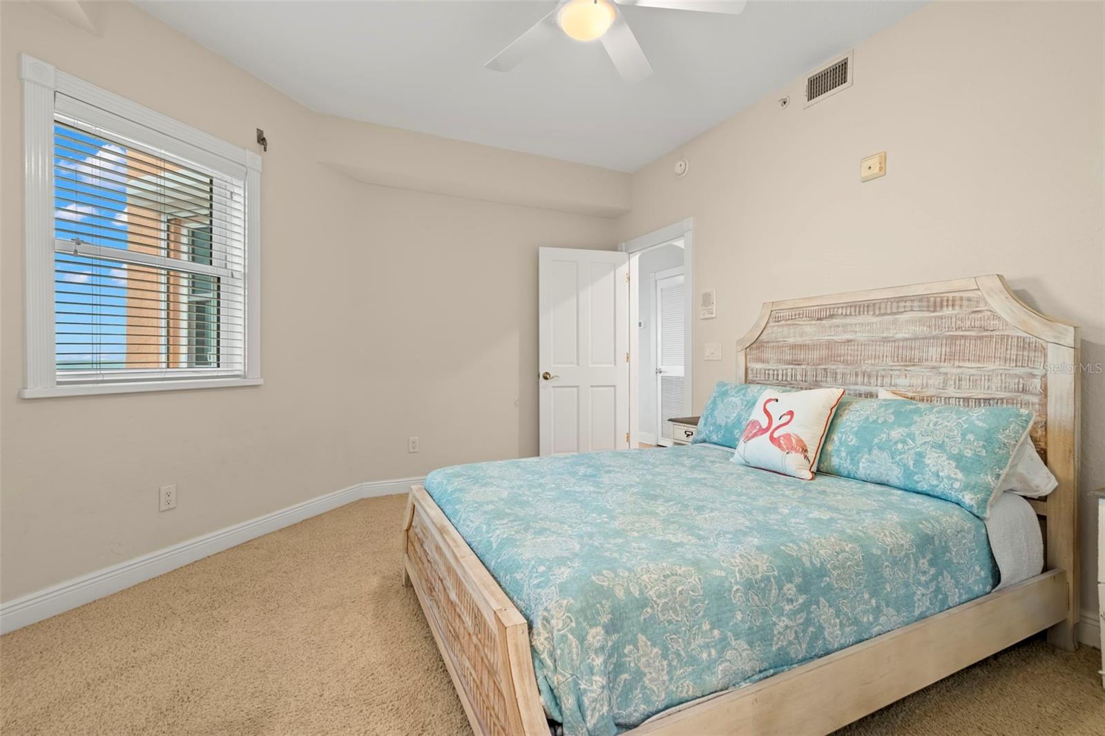 VENETIAN OF TREASURE - Residential