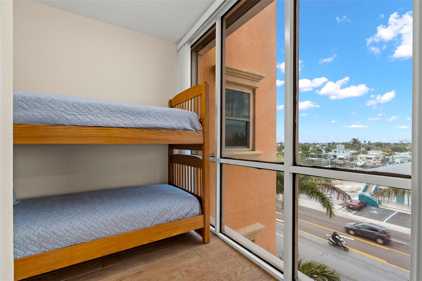 VENETIAN OF TREASURE - Residential