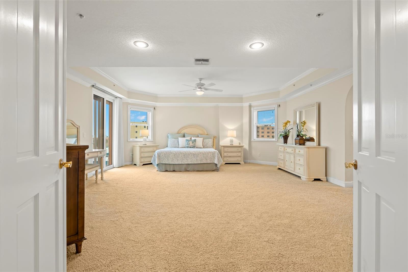 VENETIAN OF TREASURE - Residential