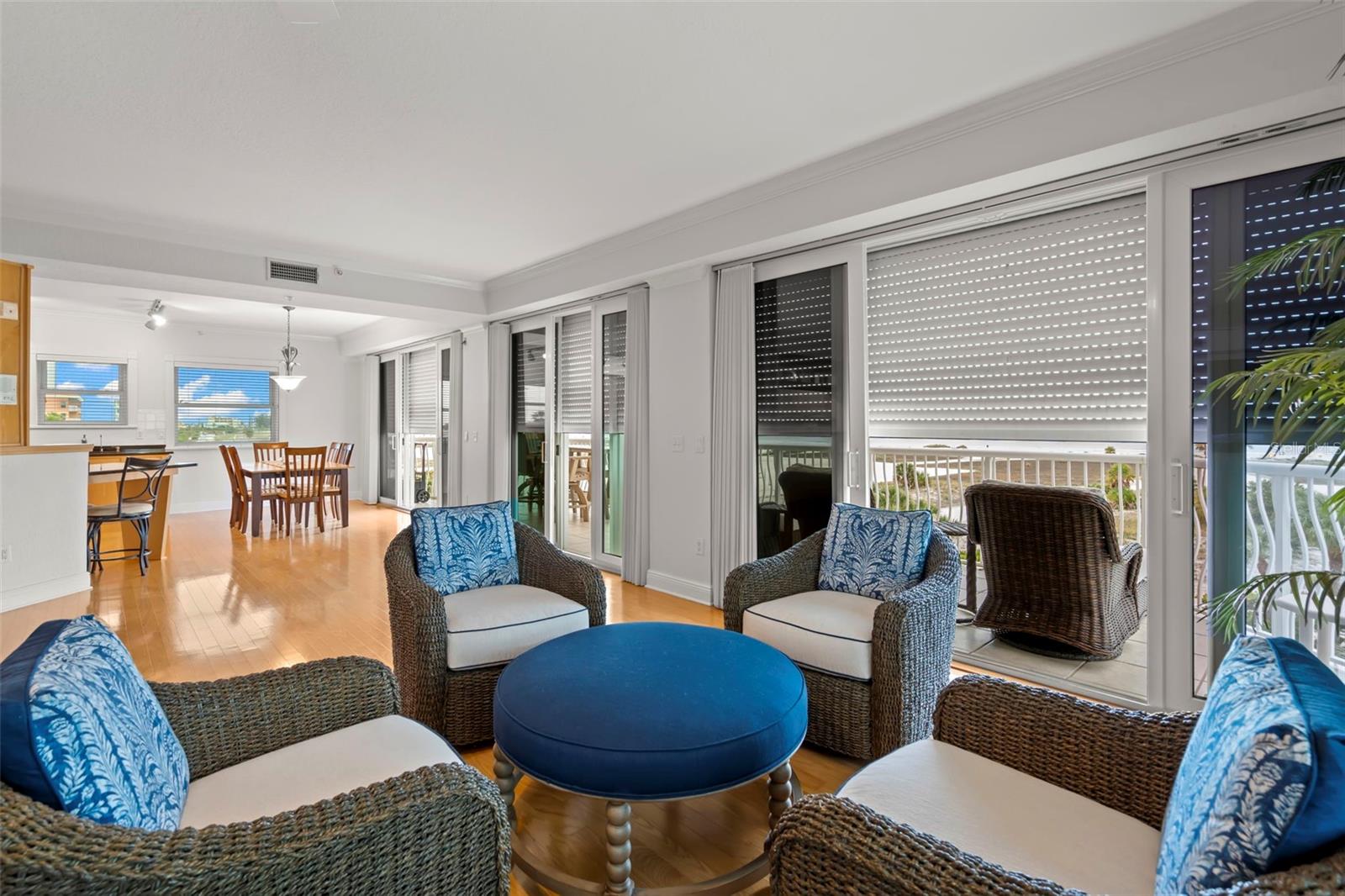 VENETIAN OF TREASURE - Residential