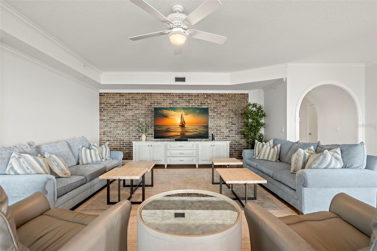 VENETIAN OF TREASURE - Residential