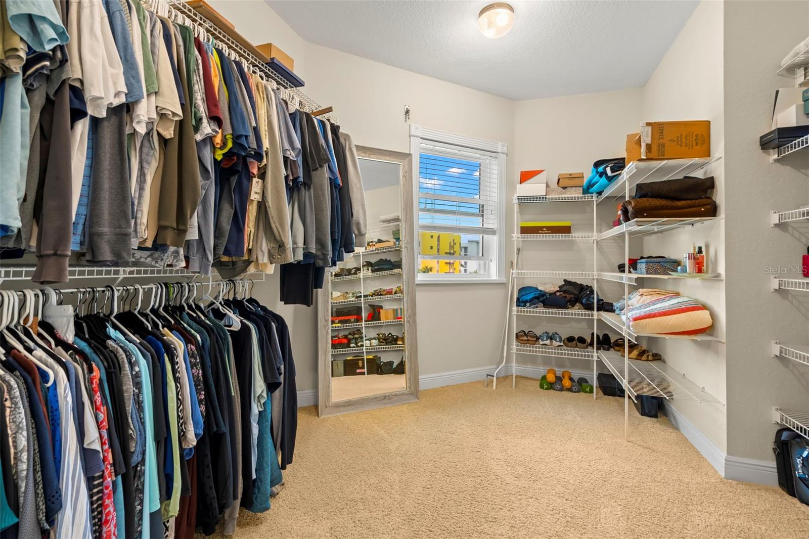 VENETIAN OF TREASURE - Residential