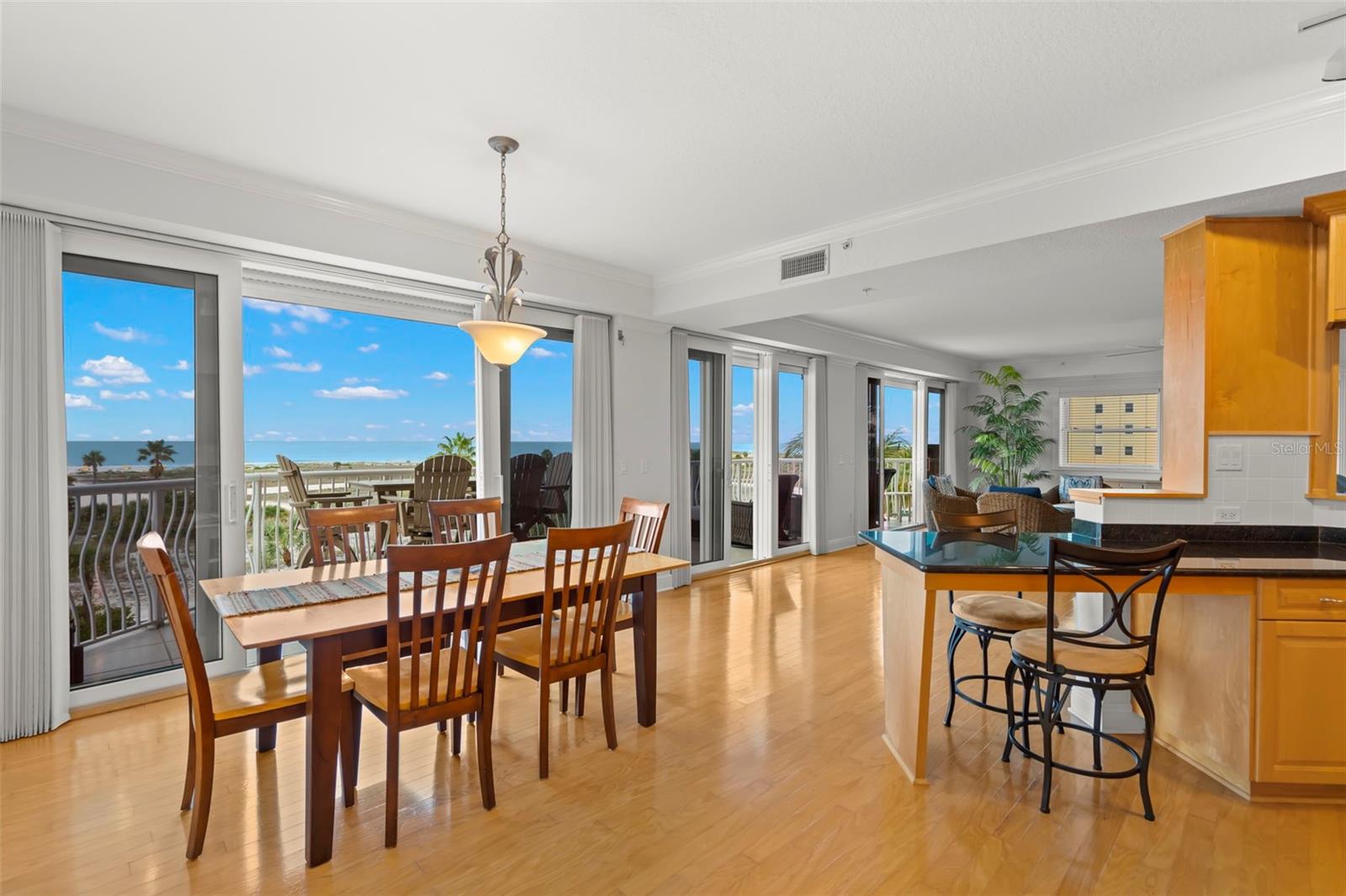 VENETIAN OF TREASURE - Residential