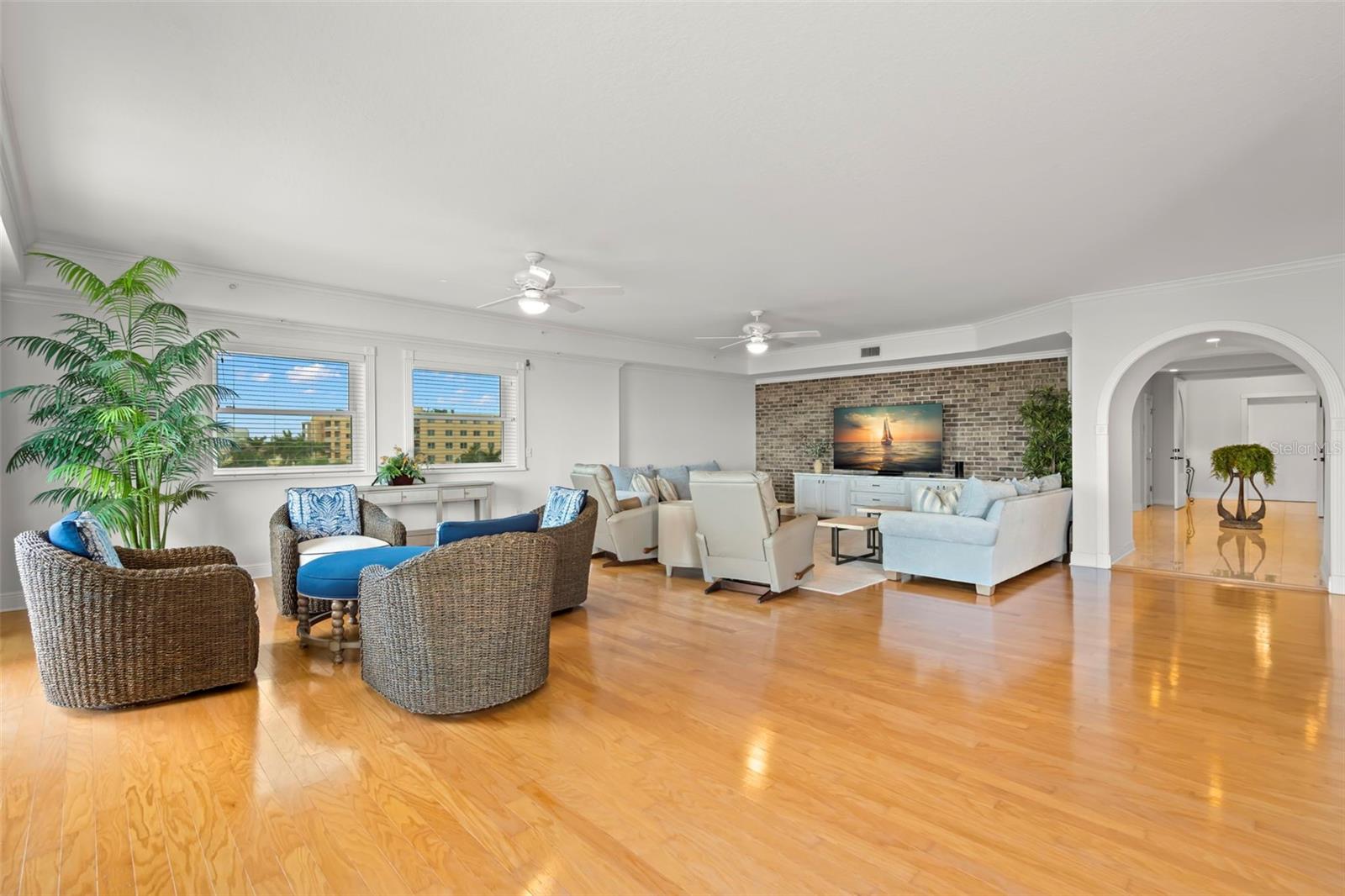 VENETIAN OF TREASURE - Residential