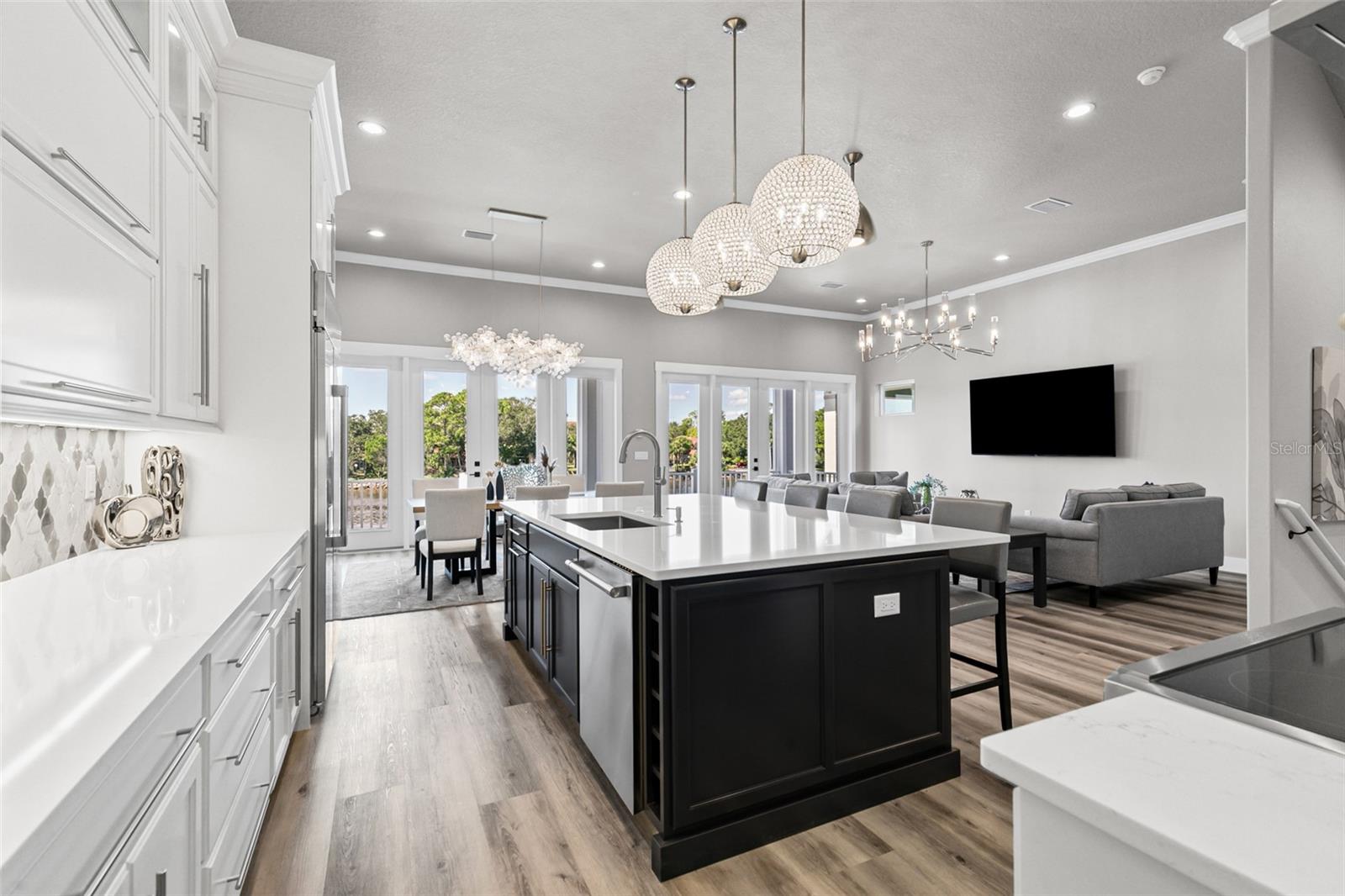HARBOR VILLAGE - Residential