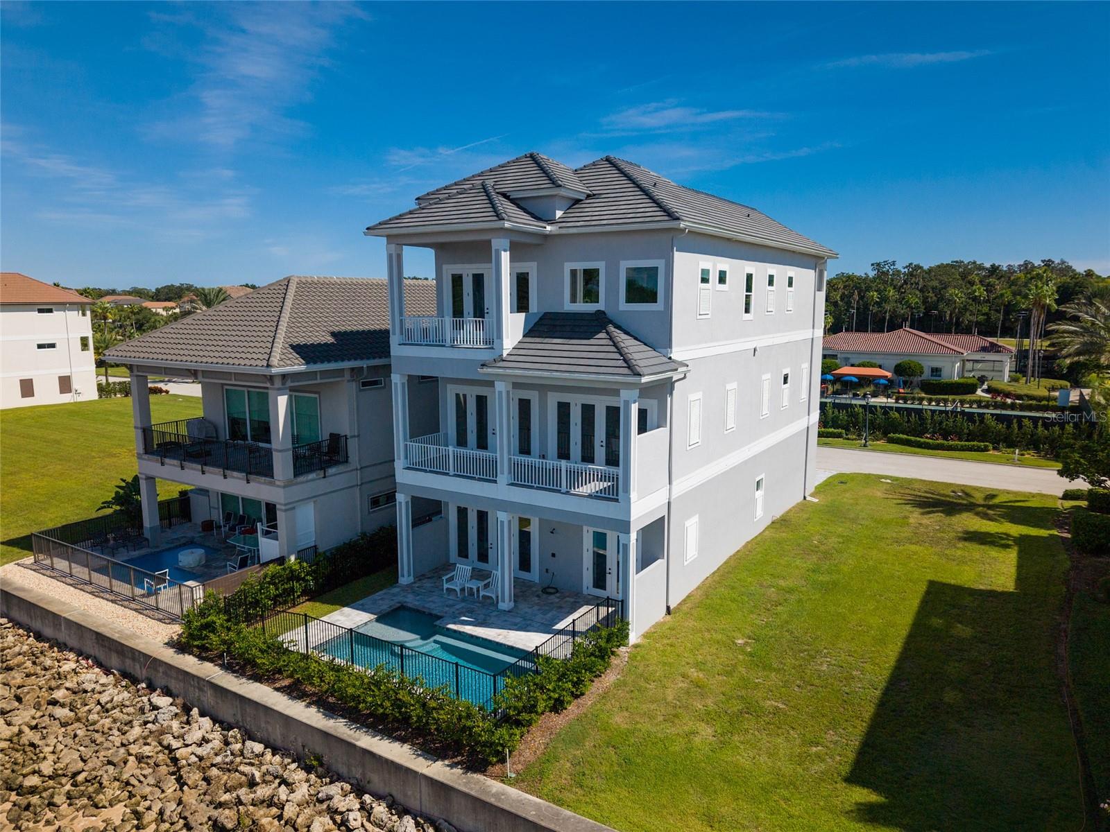 HARBOR VILLAGE - Residential