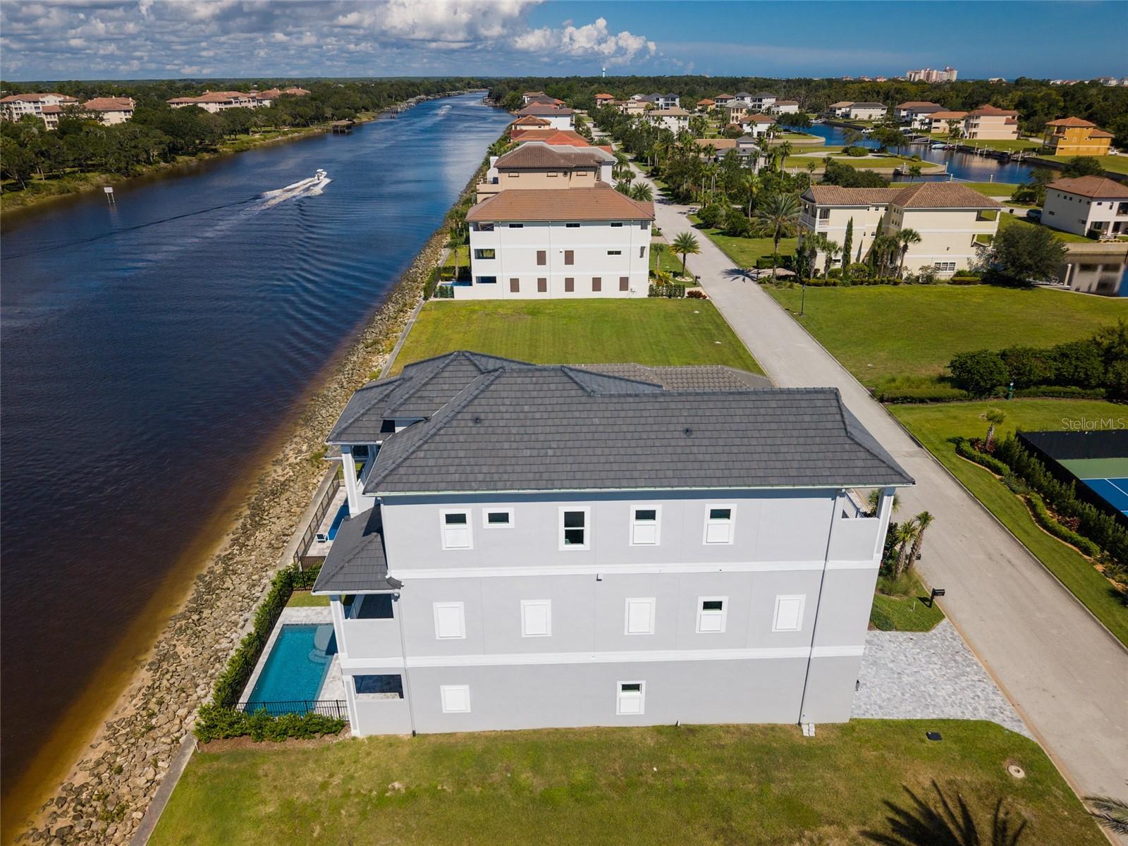 HARBOR VILLAGE - Residential