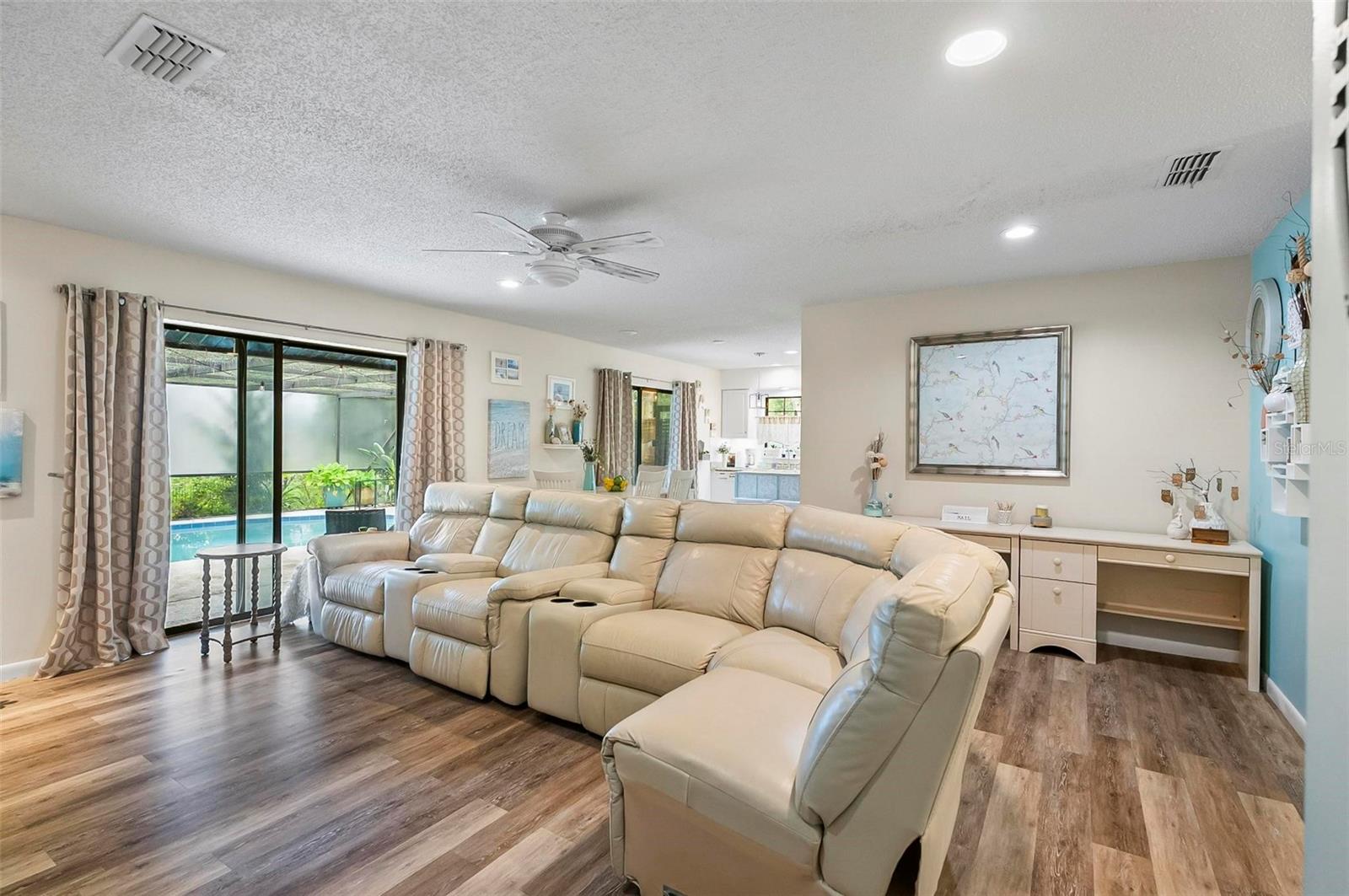 230 BEECHWOOD LANE