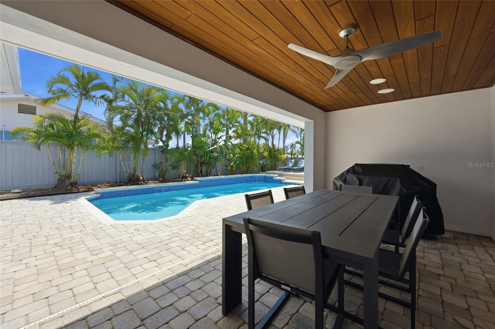 SAINT ARMANDS DIV JOHN RINGLING ESTATES - Residential