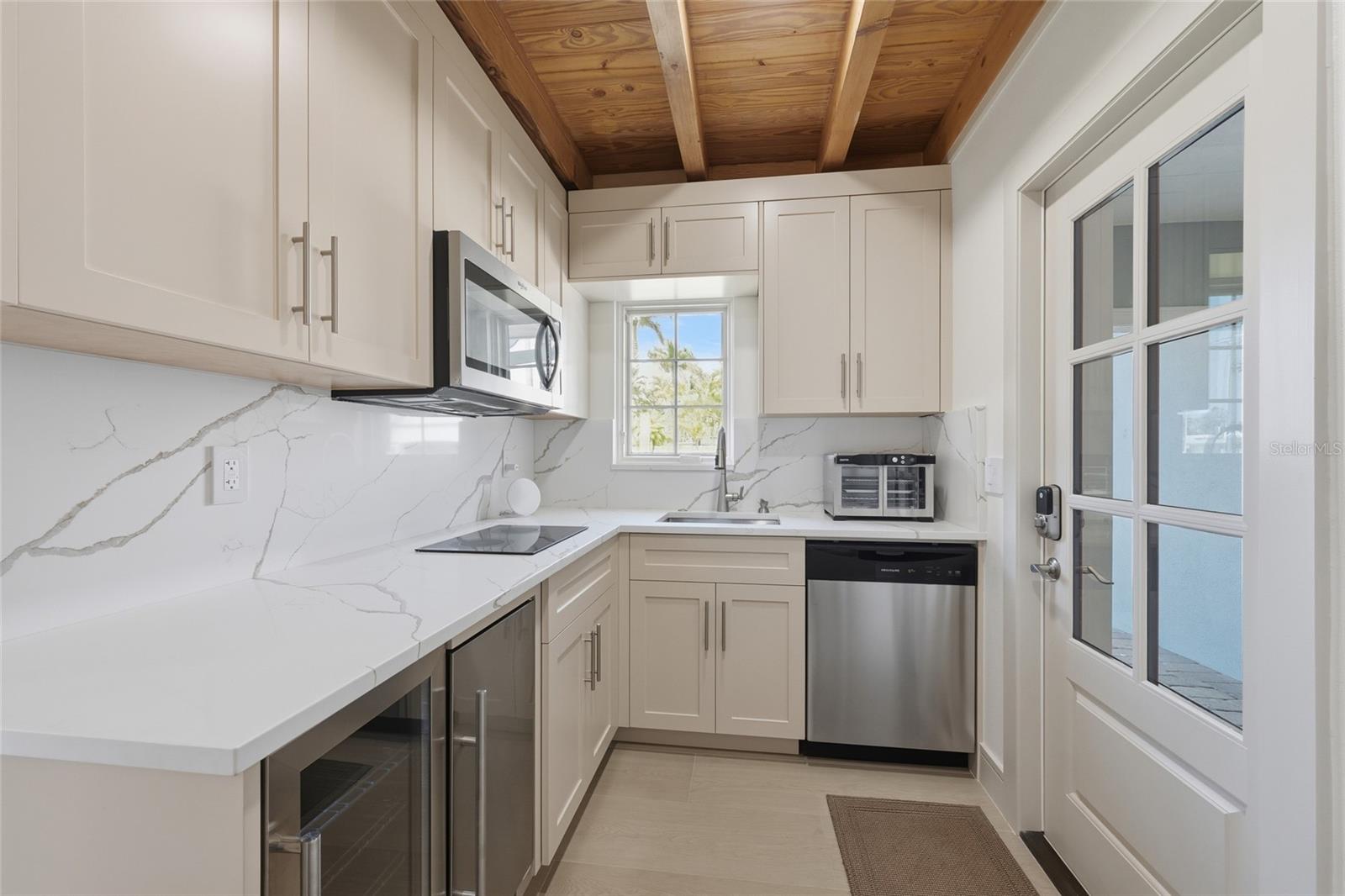 SAINT ARMANDS DIV JOHN RINGLING ESTATES - Residential