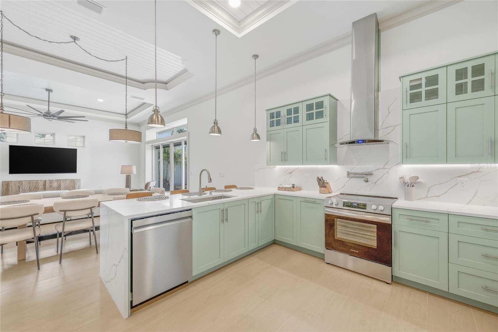 SAINT ARMANDS DIV JOHN RINGLING ESTATES - Residential