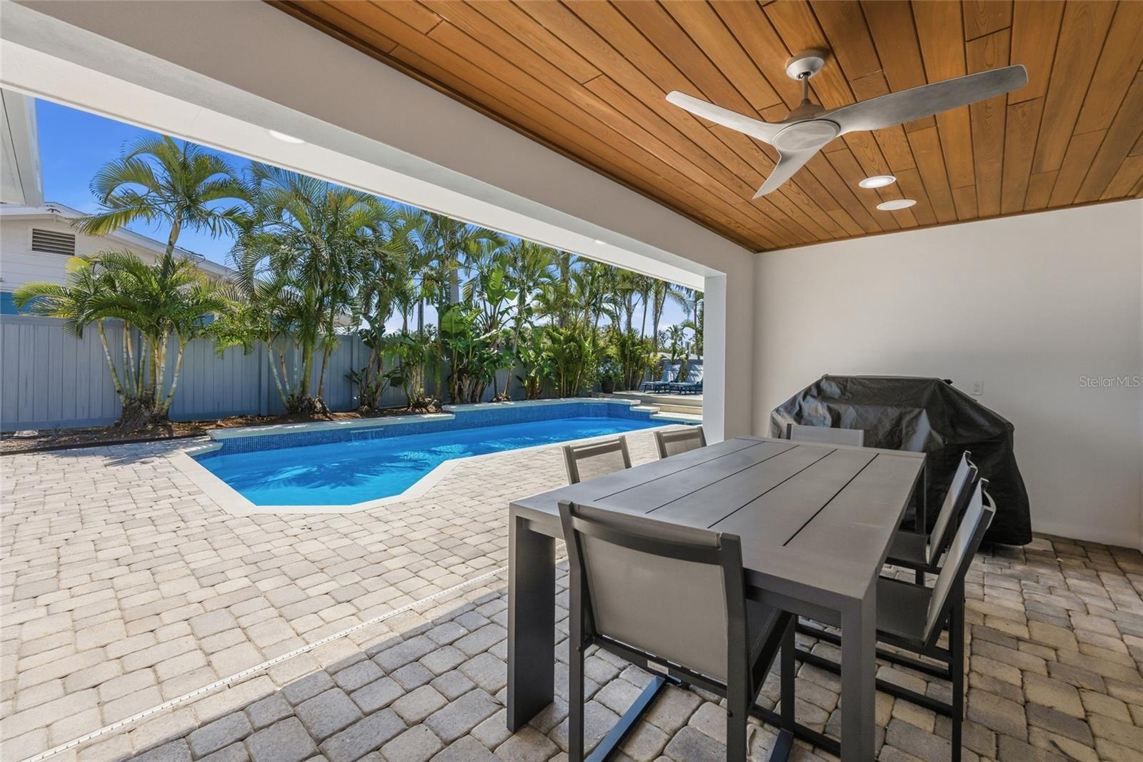 SAINT ARMANDS DIV JOHN RINGLING ESTATES - Residential