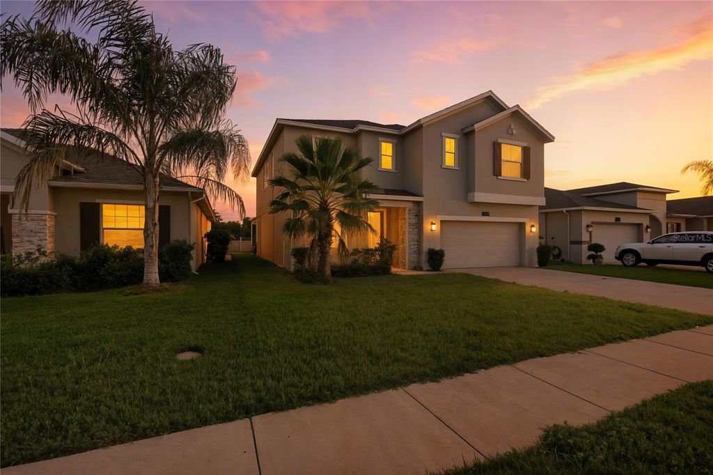 Photo of 1706 Chatsworth Circle, Saint Cloud, FL 34771 (MLS # O6363408)