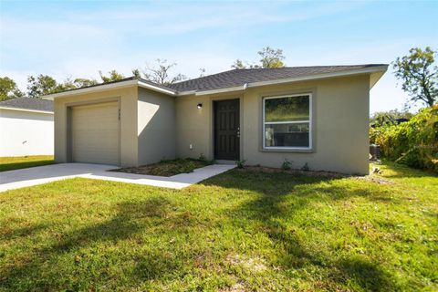 A home in LAKELAND