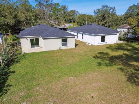 A home in LAKELAND