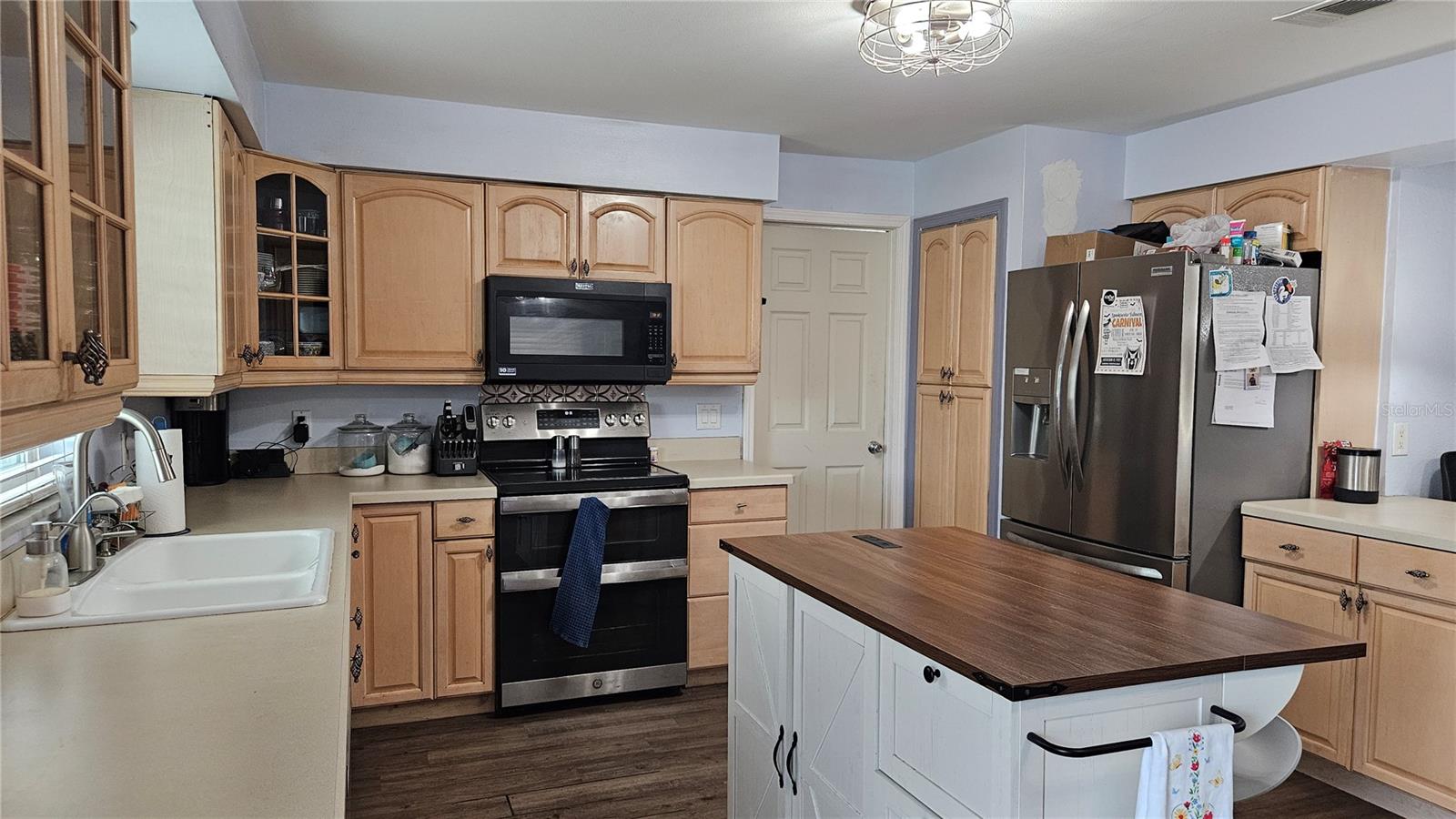 SHERWOOD ESTATES - Residential