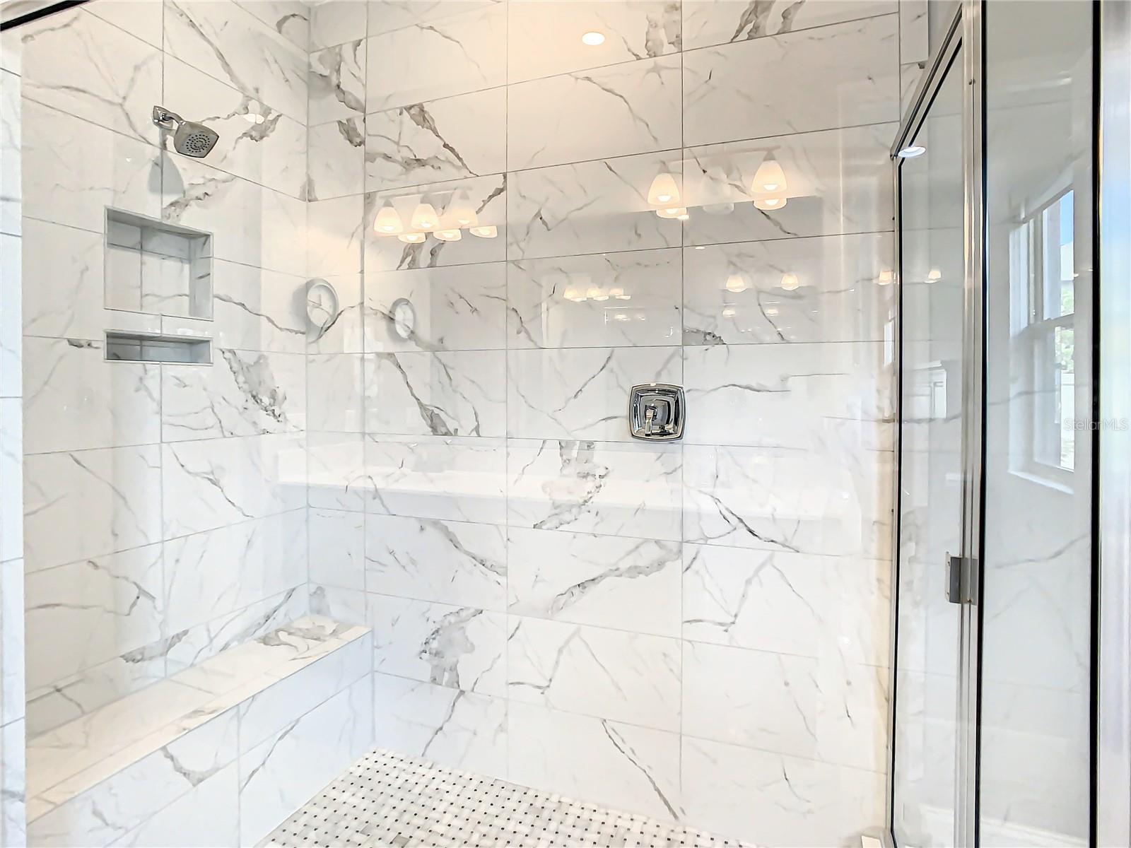 HIDEAWAY COVE AT OVIEDO PH 1 - Residential Lease