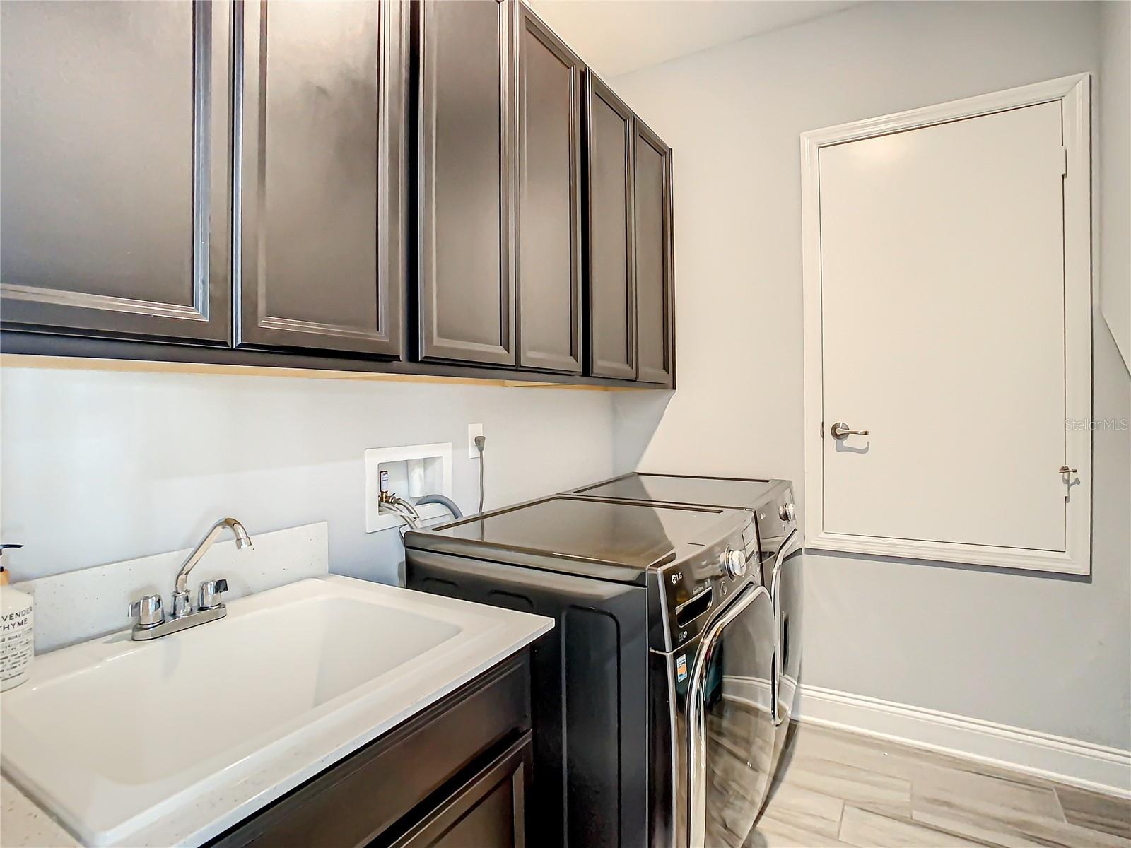 HIDEAWAY COVE AT OVIEDO PH 1 - Residential Lease