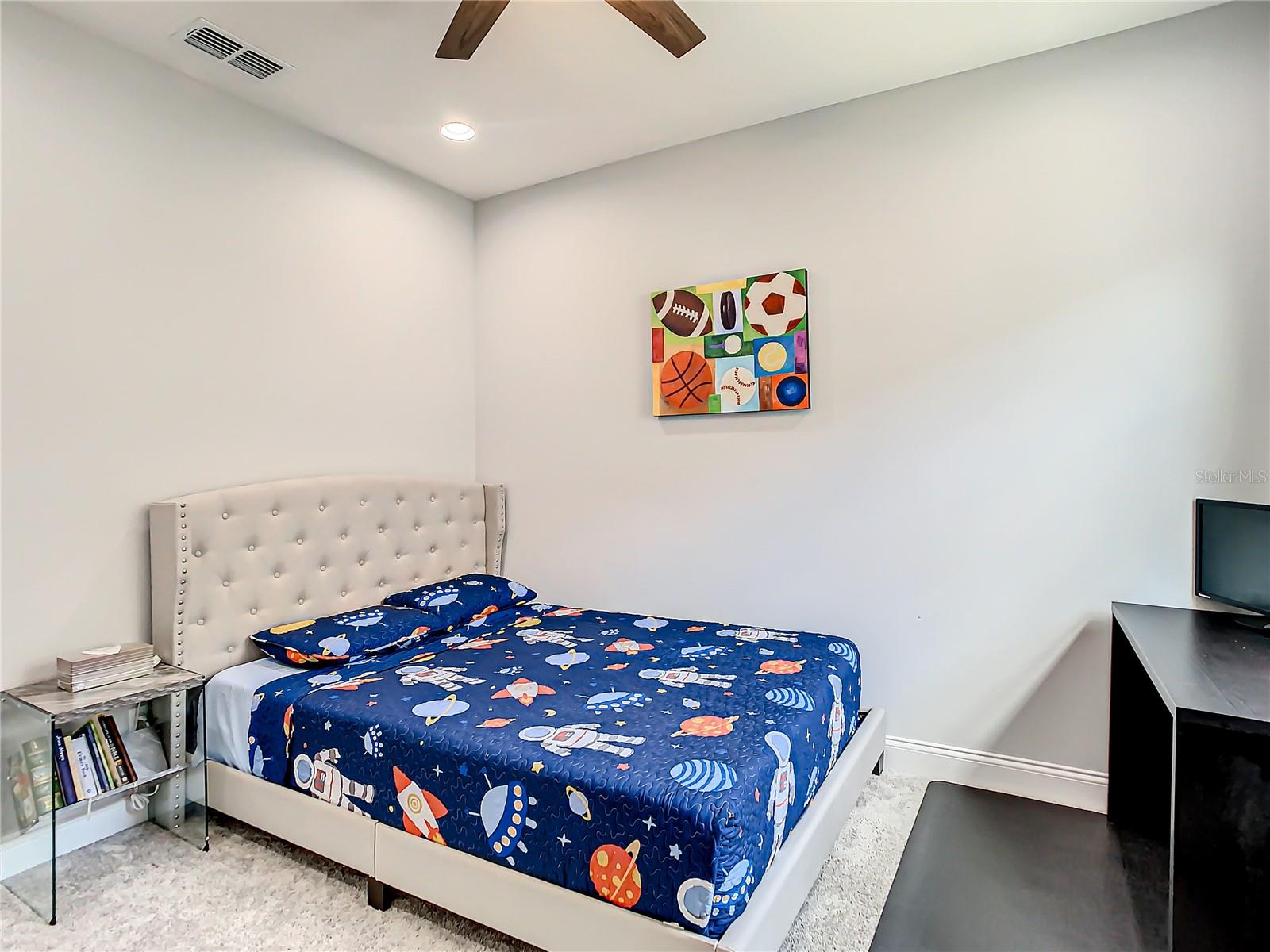 HIDEAWAY COVE AT OVIEDO PH 1 - Residential Lease