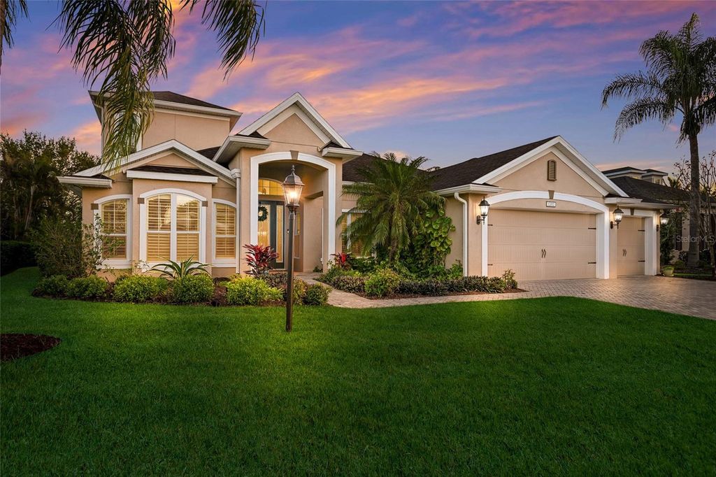 Photo of 12012 Longview Lake Circle, Bradenton, FL 34211 (MLS # A4680697)